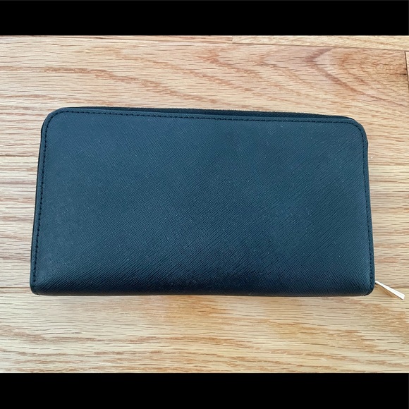 Tory Burch Large Robinson Zip Wallet - Picture 2 of 7